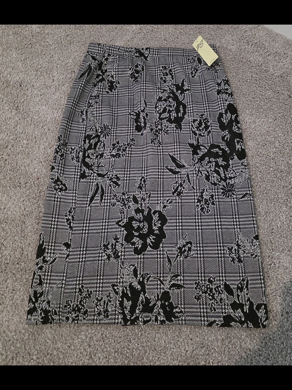 PerSeption Concept Women's Black Plaid Floral Skirt (NWT)